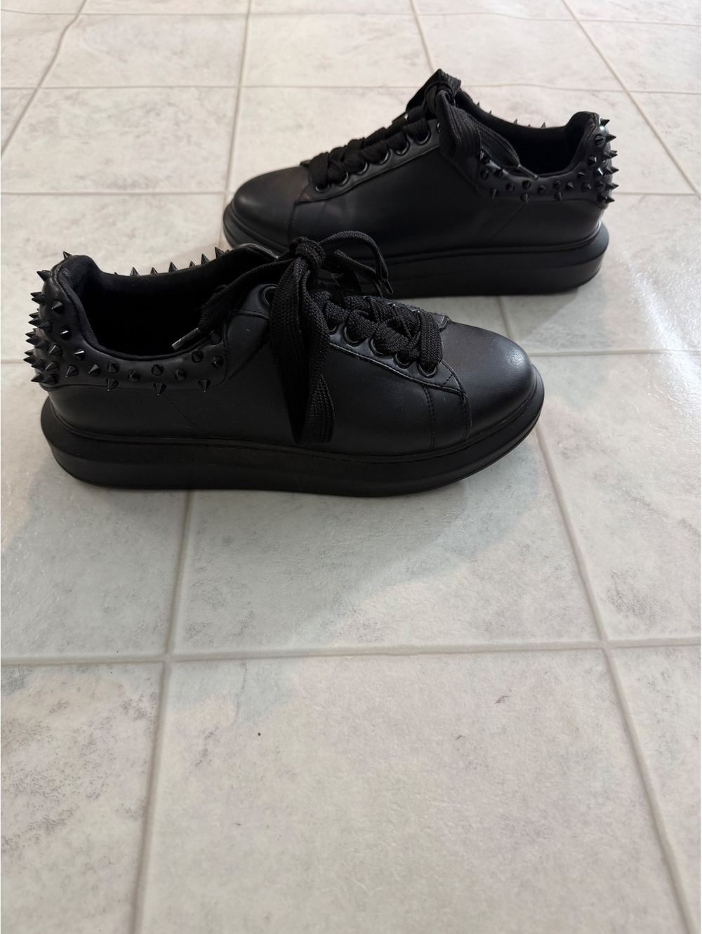 Steve Madden Black Studded Platform Sneakers Womens Size 10M